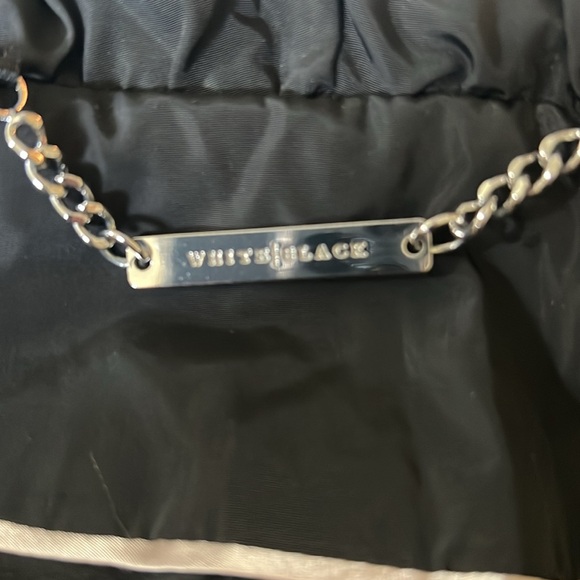 Women’s White House Black Market black puffer vest size XXS - Picture 9 of 9